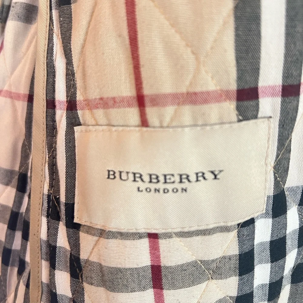 Authentic Vintage 2000s Burberry Nova Quilted Women’s Jacket - Picture 4 of 15